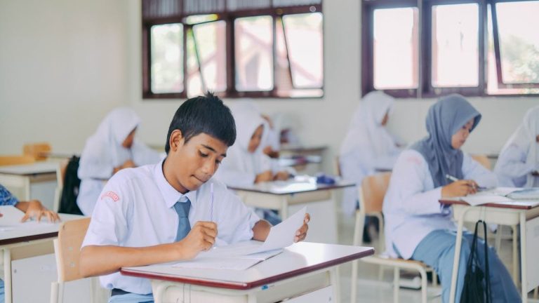 Student preparing for the SHSAT adaptive test 2026