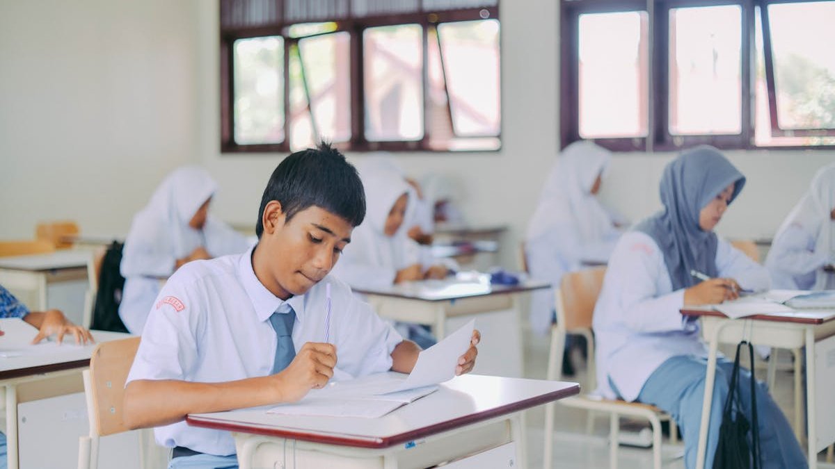 Student preparing for the SHSAT adaptive test 2026